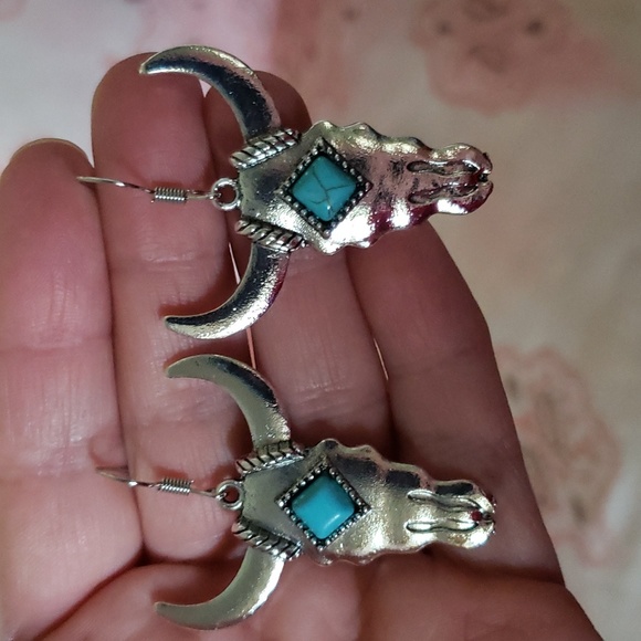 Longhorn Earrings Cattle Cow Steer Bull Vaca Toro Vaquera Vaqueros Rodeo Cowgirl - Picture 1 of 9